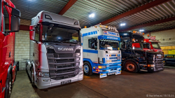 20251019-Tom-Holding-00431